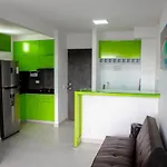 Lujoso Apto: 3 Hab+2 Bano+2 Balcones, Vista Al Mar